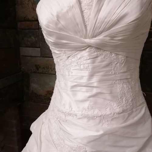 BRIDAL PRONOVIA- BARCELONA model 'Montecarlo', Spanish house, very elegant, white