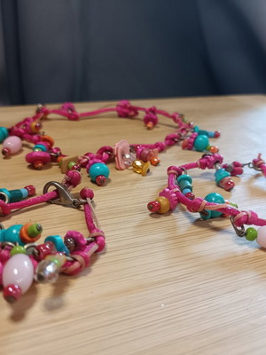 Children's jewelry set with pink and multicolor beads