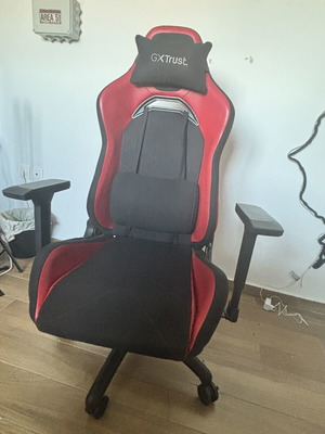 Gaming Chair Trust GXT714R Ruya like new, red/black