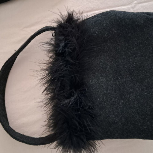 Fabric small handbag like new, wool felt with handle and closure, black