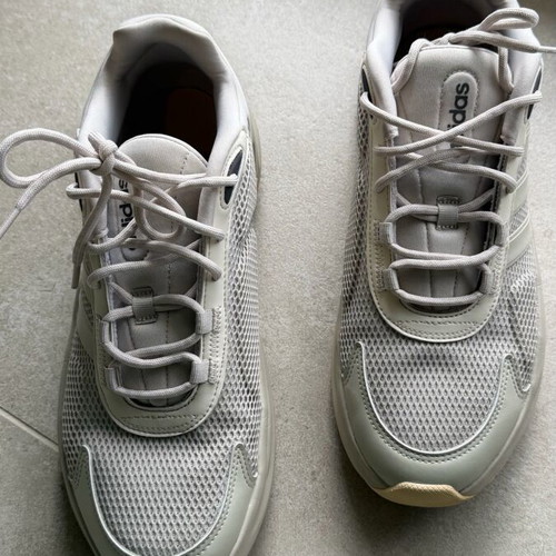 Adidas Ozelle Cloudfoam brand new, size 45, beige sneakers
