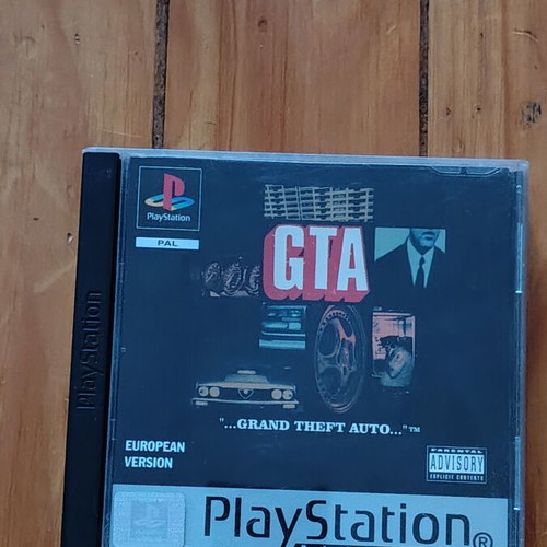 Grand Theft Auto PS1 game used, cracked case but perfect condition