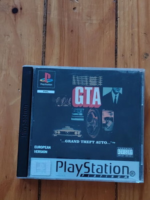 Grand Theft Auto PS1 game used, cracked case but perfect condition