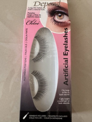 Artificial eyelashes new, closed package