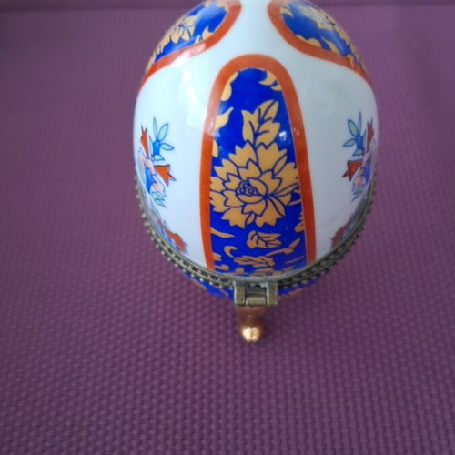 Limoge porcelain egg used, hand-painted, 11 cm