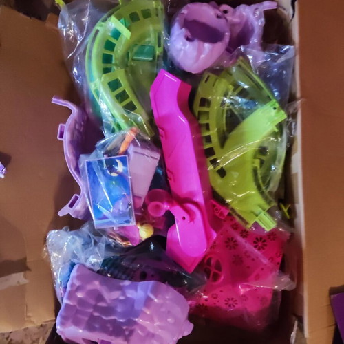 Polly Pocket Spin'n Surprise Waterpark playset used with 3 dolls and accessories