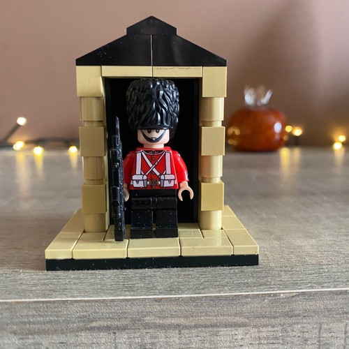 Custom Lego figure and guardhouse in excellent condition