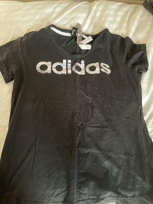 Adidas women's t-shirt used, black short sleeve, size S