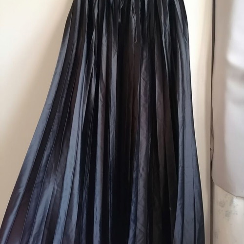 Celestino pleated maxi skirt one size new, black