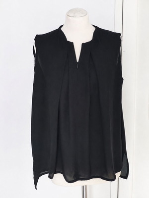Celestino Collection Black Sleeveless Blouse with V Neck and Asymmetric Hem, Like New, S-M