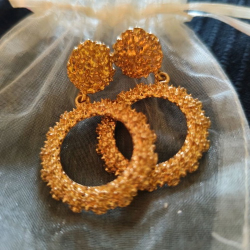 Earrings impressive like new