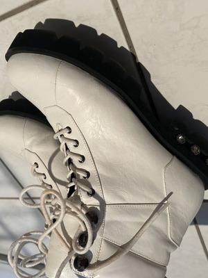 Booties white size 40 like new
