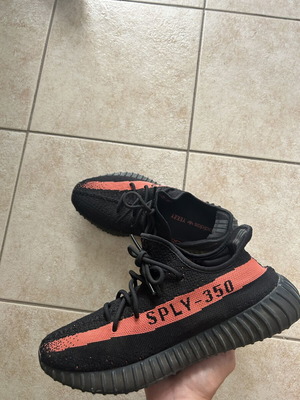 Yeezy 350 V2 Core black-red sneakers size 44 2/3 like new