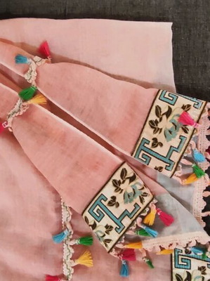 Pink scarf like new