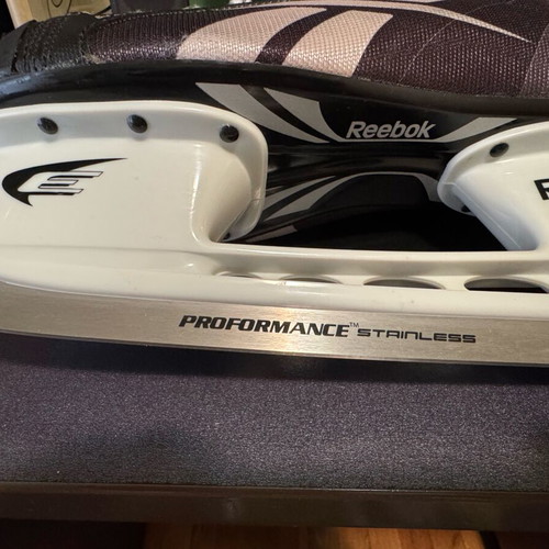 Reebok Pump 4K ice skates like new, size 45-46