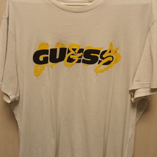 Guess T shirt white like new size XL