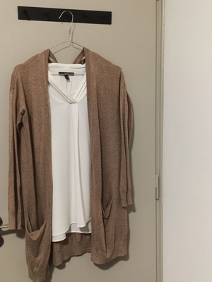 Knitted cardigan like new, size M, dark beige