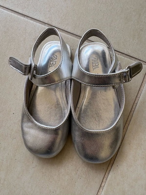 Zara silver baby ballet flats like new, size 24