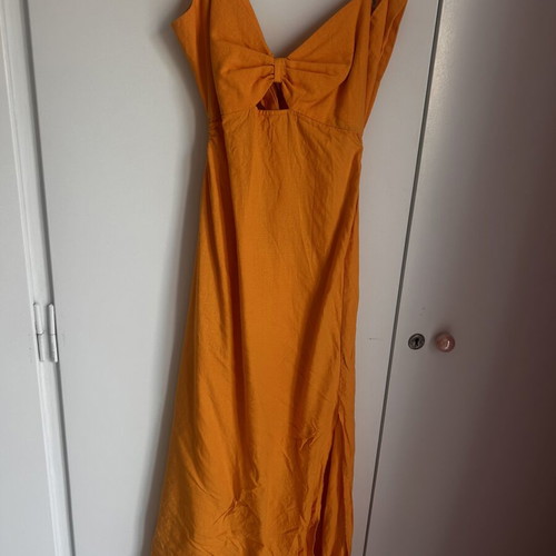 Bershka dress size L orange like new with adjustable straps