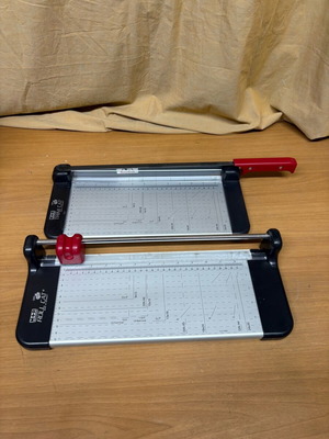 M+R paper trimmer guillotine set like new