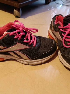 αθλητικά Reebok νούμερο 37