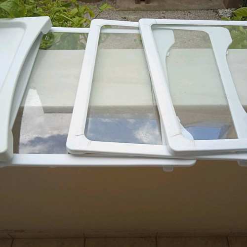 Samsung refrigerator parts like new, 7 door bins, 8 shelves, 4 drawers