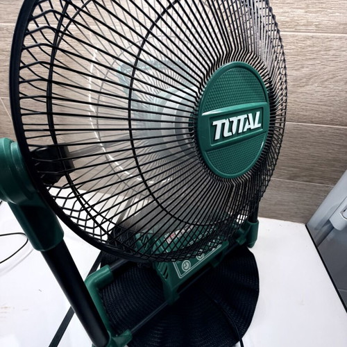 Total fan with dust on blades