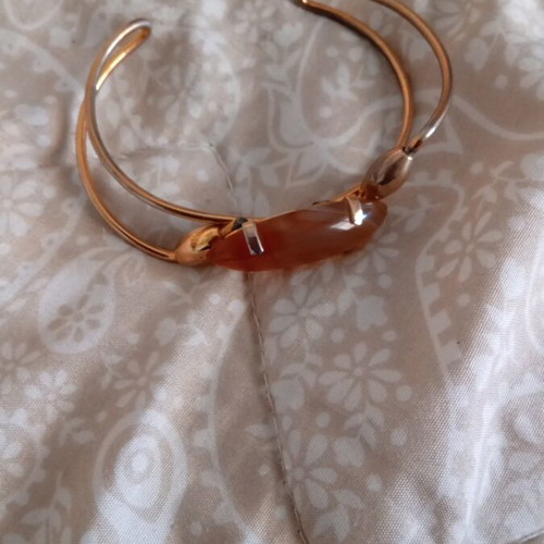 Bracelet with agate stone like new, brown