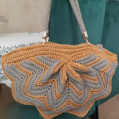 Crochet shoulder bag Aegean Bloom, camel and grey