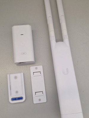 Ubiquiti UniFi UAP-AC-M Access Point