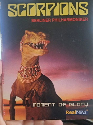 Scorpions Moments of Glory DVD like new, rock