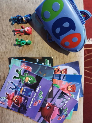 PJ Masks πακέτο σαν καινούργιο με 7 βιβλία, 3 φιγούρες και πύραυλο