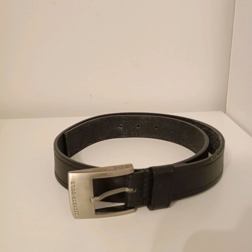 Kenneth Cole belt black like new, size 100