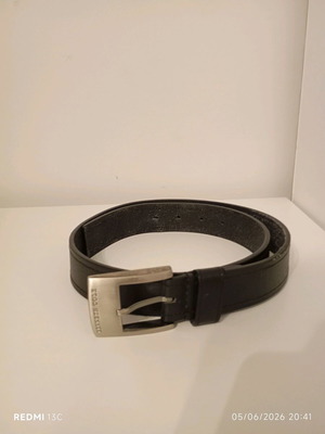 Kenneth Cole belt black like new, size 100