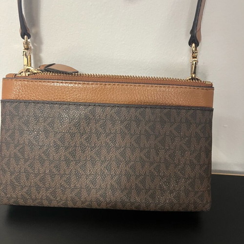 Michael Kors crossbody bag tan like new