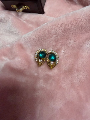 Vintage earrings like new with zirconia rhinestones and clip from the 60s