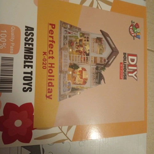 DIY Miniature Dollhouse with LED lighting like new, hobby craft