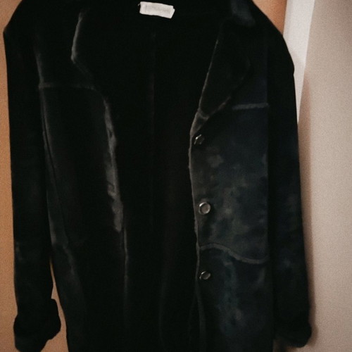 Women's coat used, black velour with fur, size XL