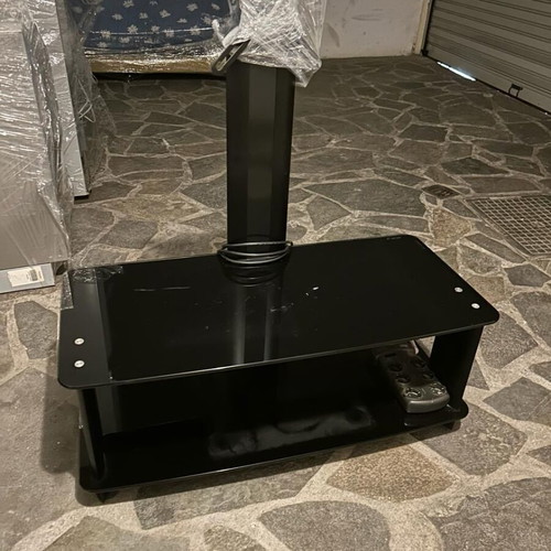 Elmob modern TV stand used with tempered glass shelves and VESA mount
