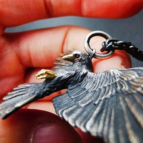Flying Eagle pendant necklace new, antique silvery