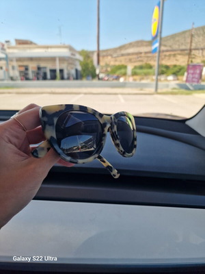 Women's sunglasses like new