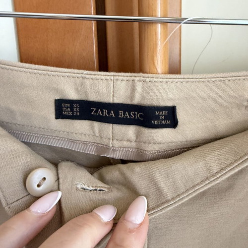 Zara beige shorts size XS like new