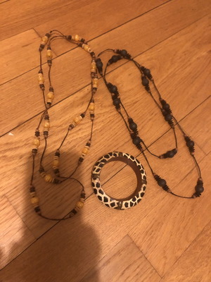 Boho ethnic jewelry set like new, 2 necklaces and 1 bracelet