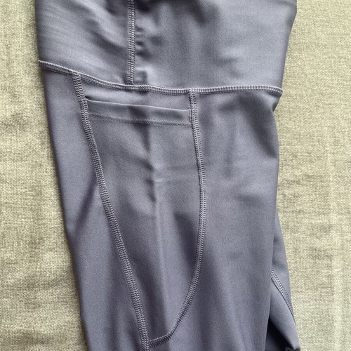 Under Armour leggings size M like new, purple, ankle length