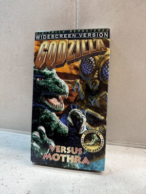 Godzilla vs Mothra 1966 VHS like new, action adventure