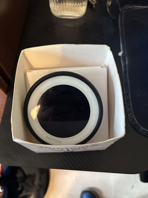 TomTom VIO GPS device used with all accessories and box