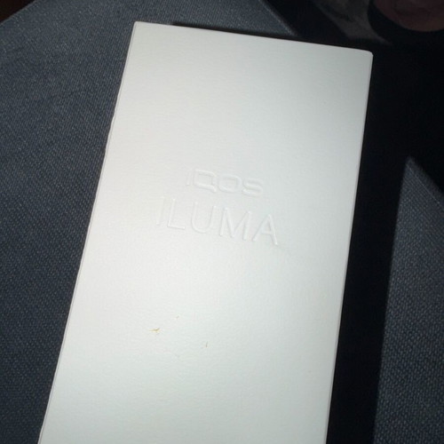 IQOS ILUMA like new with minor scratches