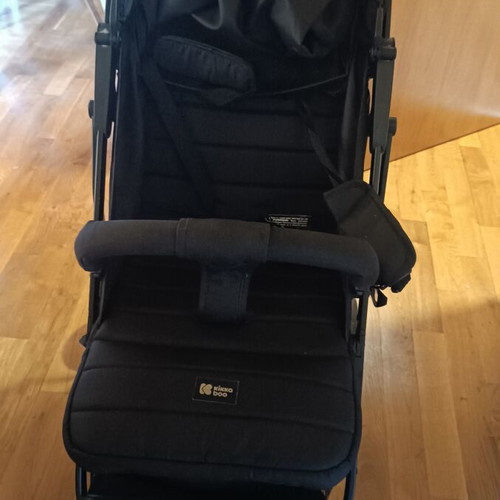 Kikkaboo stroller like new with removable net flaw