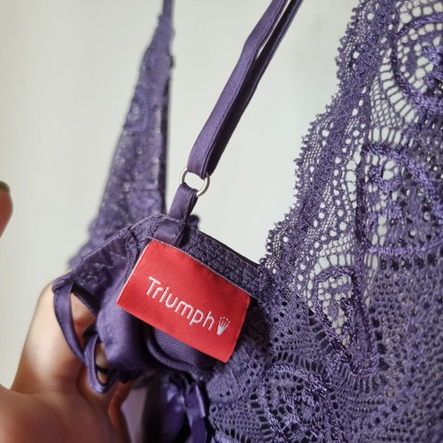 Triumph nightgown like new, size 42, purple