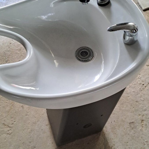 Hair Salon Shampoo Basin with Professional Chair like new